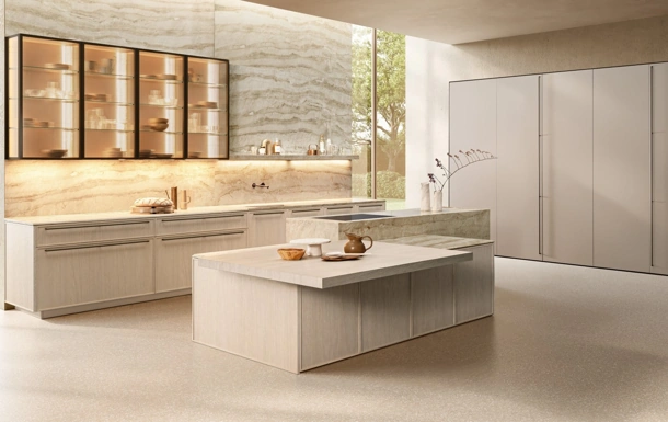 Cucina Design con isola Antis Project 3 in Rovere sbiancato e sabbiato di Euromobil