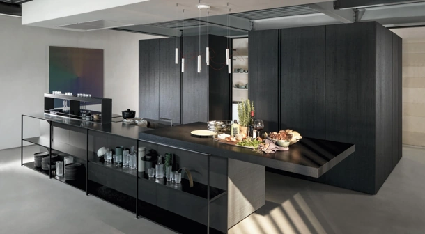 Cucina Design con isola Antis Project 6 in Wood Black di Euromobil