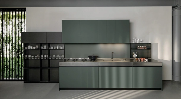 Cucina Design lineare Sei Project 2 in laminato Fenix e top in acciaio invecchiato di Euromobil