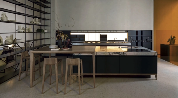Cucina Design con isola Sei Project 5 in laminato Fenix e top in pietra naturale marmo di Euromobil