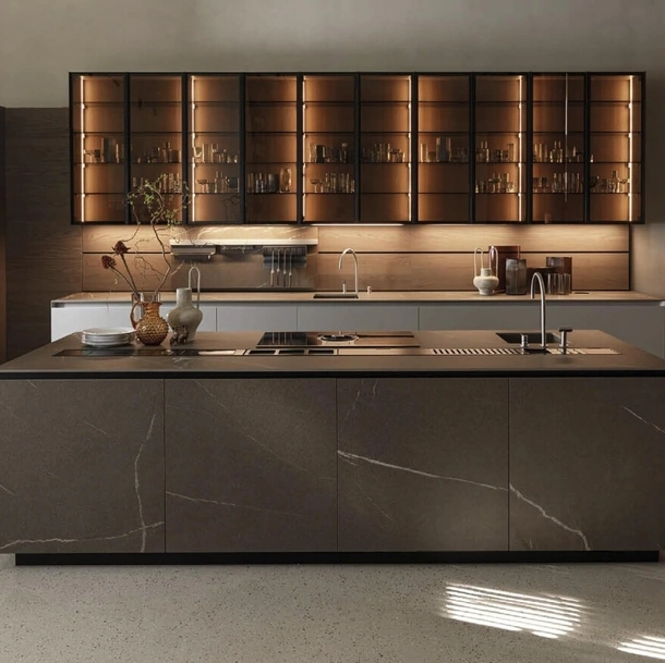 Cucina Design con isola Telero Project 4 in gres di Euromobil