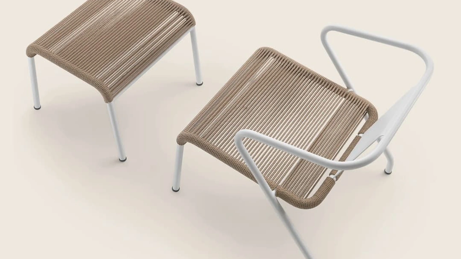 Poltroncina Calipso Cord in metallo con seduta in corda di Flexform