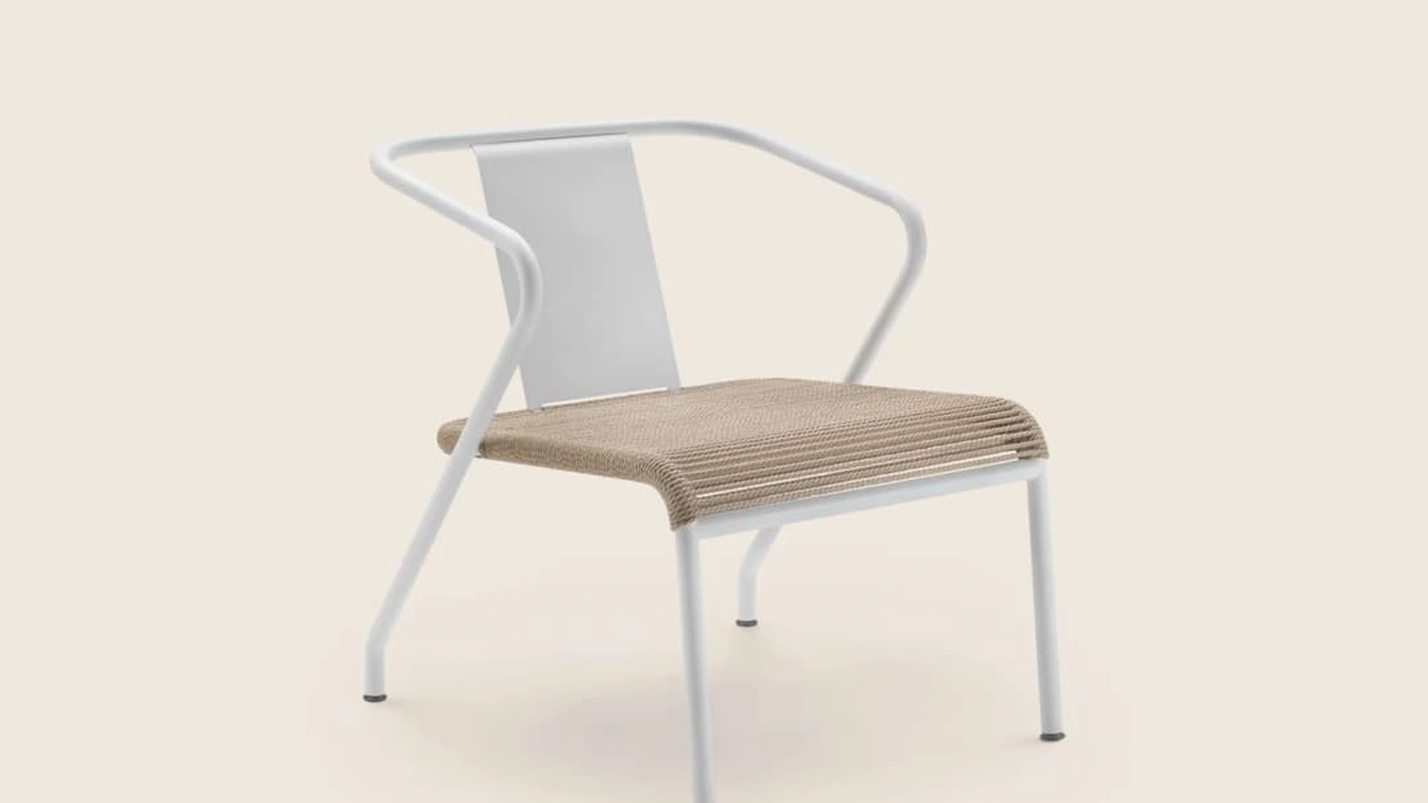 Poltroncina Calipso Cord in metallo con seduta in corda di Flexform
