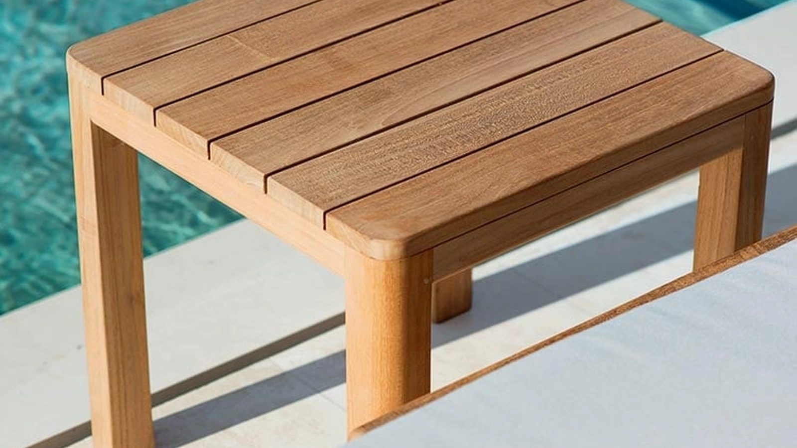 Tavolino Clay in Teak di Ethimo