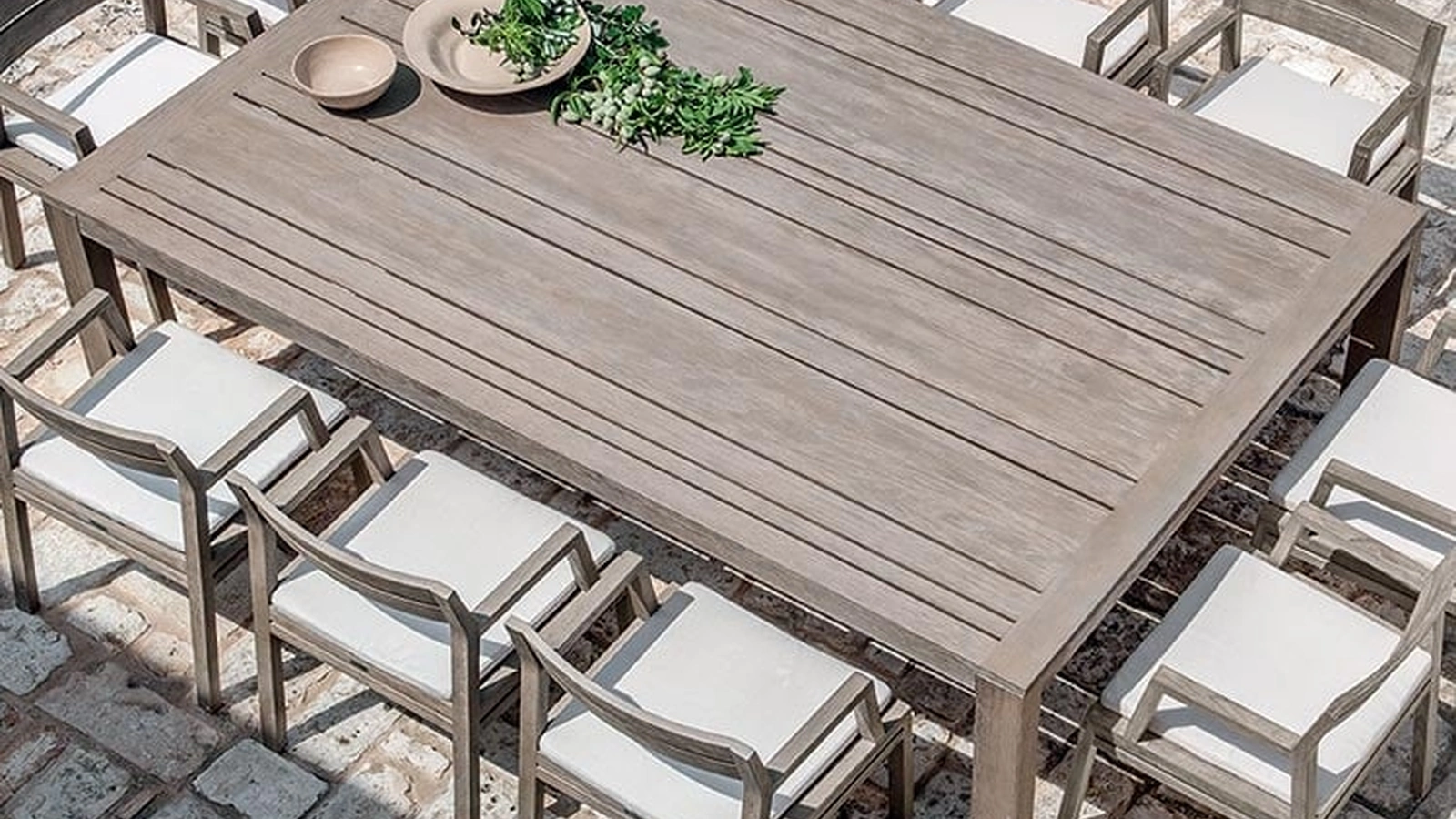 Poltroncina e Tavolo Costes in Teak di Ethimo