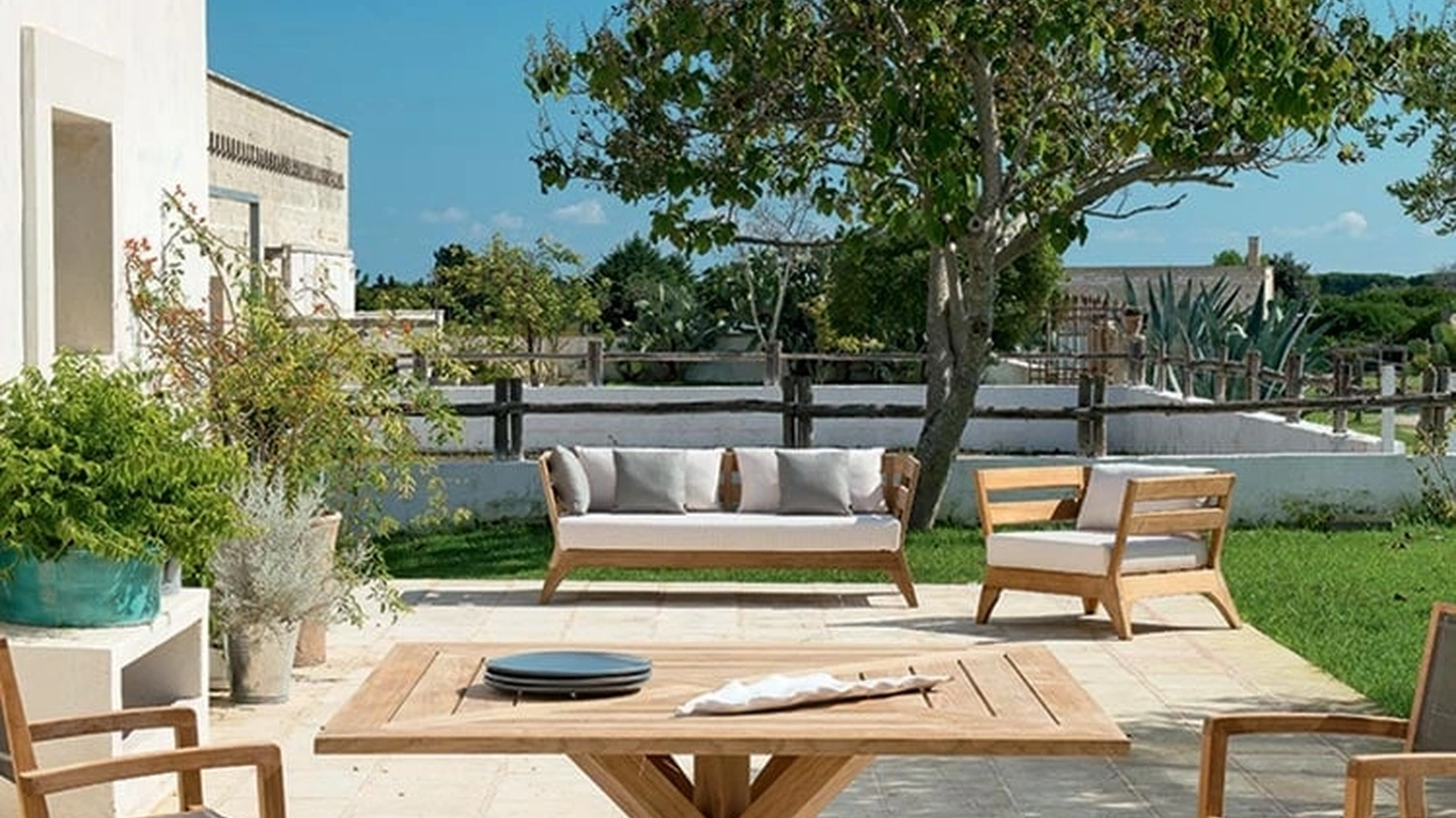 Tavolo quadrato in Teak Cronos di Ethimo