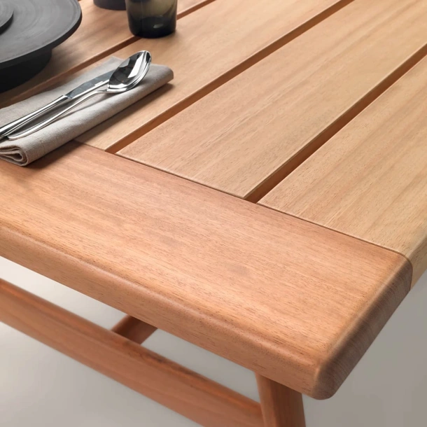 Tavolo in legno Desco Outdoor di Flexform