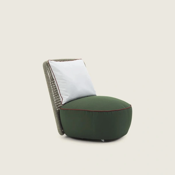 Poltroncina Everett Outdoor in corda di polipropilene intrecciata di Flexform