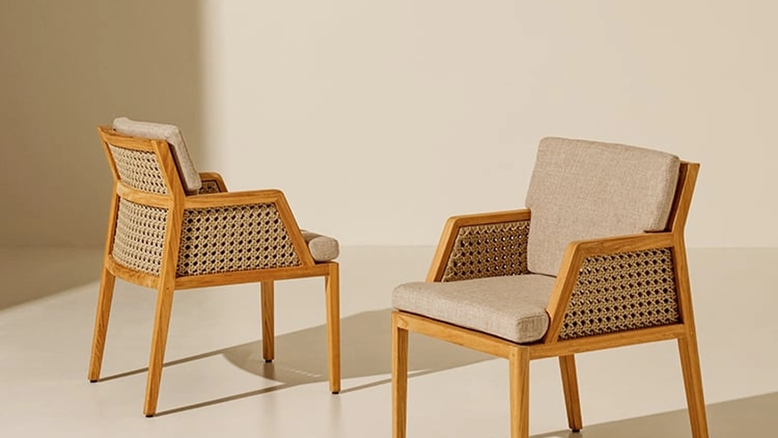Poltroncina Grand Life in Teak, corda e tessuto di Ethimo