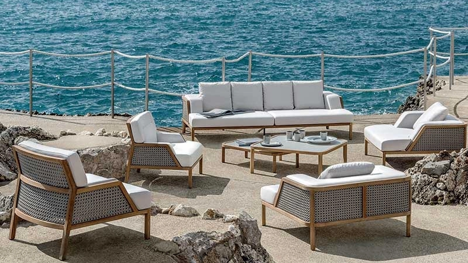 Salotto da esterno Grand Life in Teak e Rope Light di Ethimo