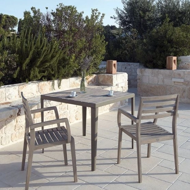 Tavolo quadrato Laren di Ethimo
