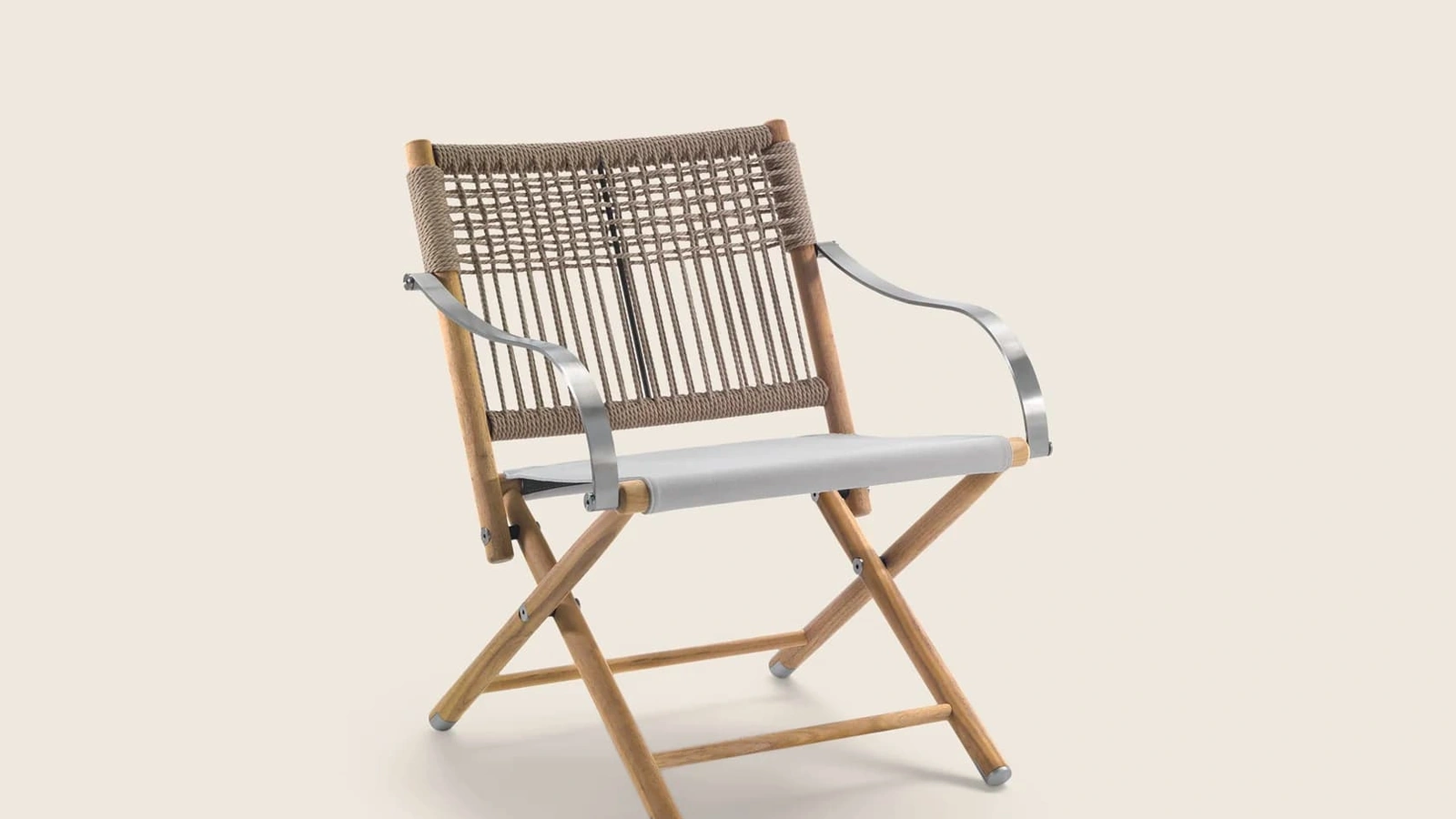 Poltroncina Lauren Outdoor in Iroko massello e corda intrecciata di Flexform