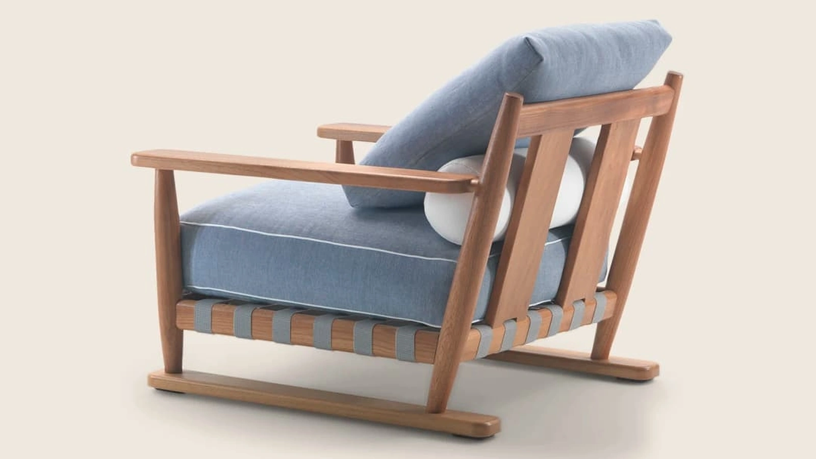 Poltroncina Meriggio in legno massello di Flexform