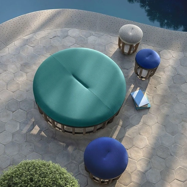 Pouf Swing in tessuto con base in alluminio di Ethimo