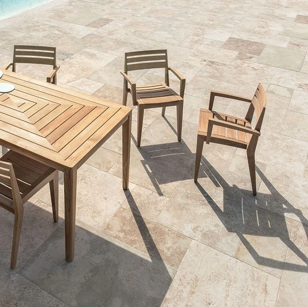 Poltroncina Ribot in Teak di Ethimo