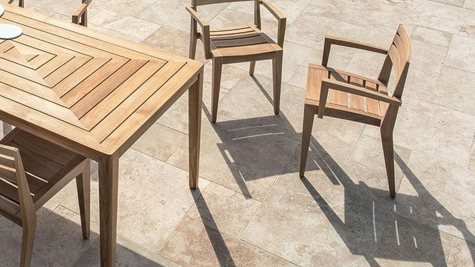 Poltroncina Ribot in Teak di Ethimo