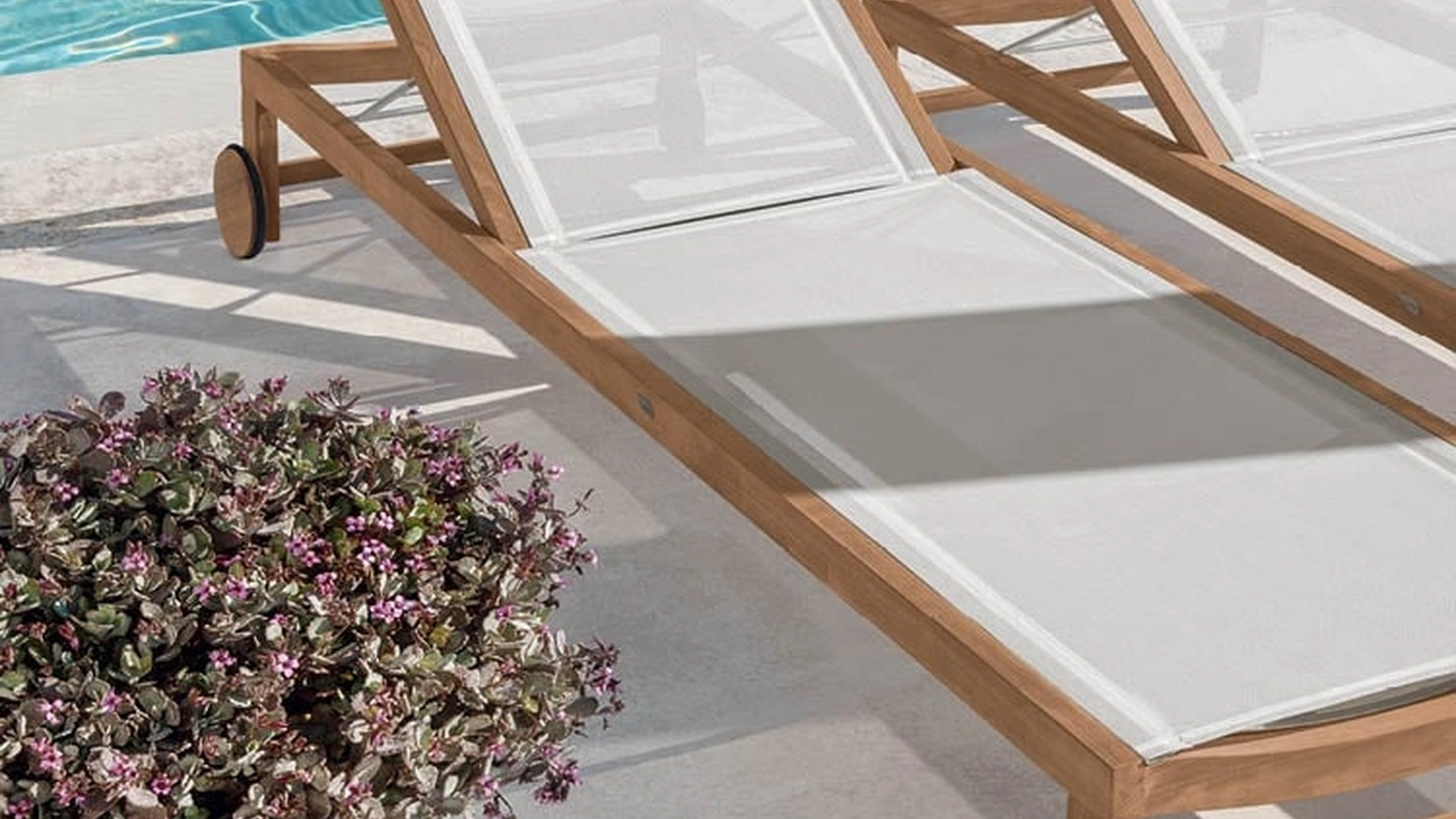 Lettino Sand in Teak con telo di Ethimo