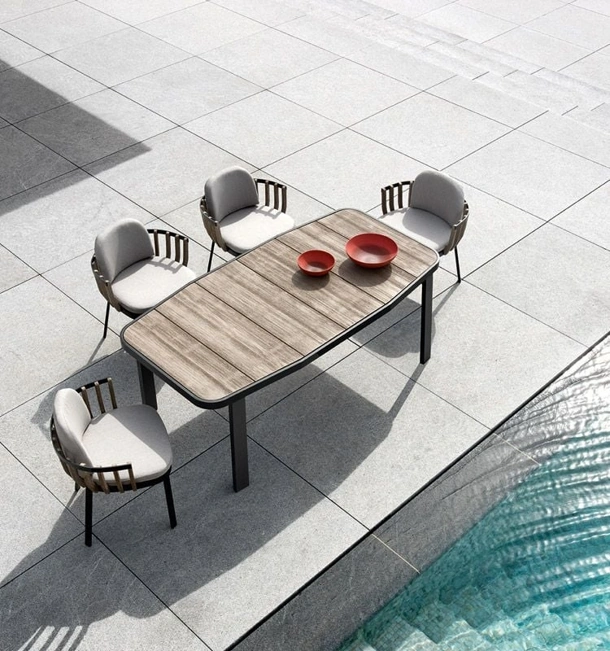 Poltroncina Swing in Teak e alluminio di Ethimo