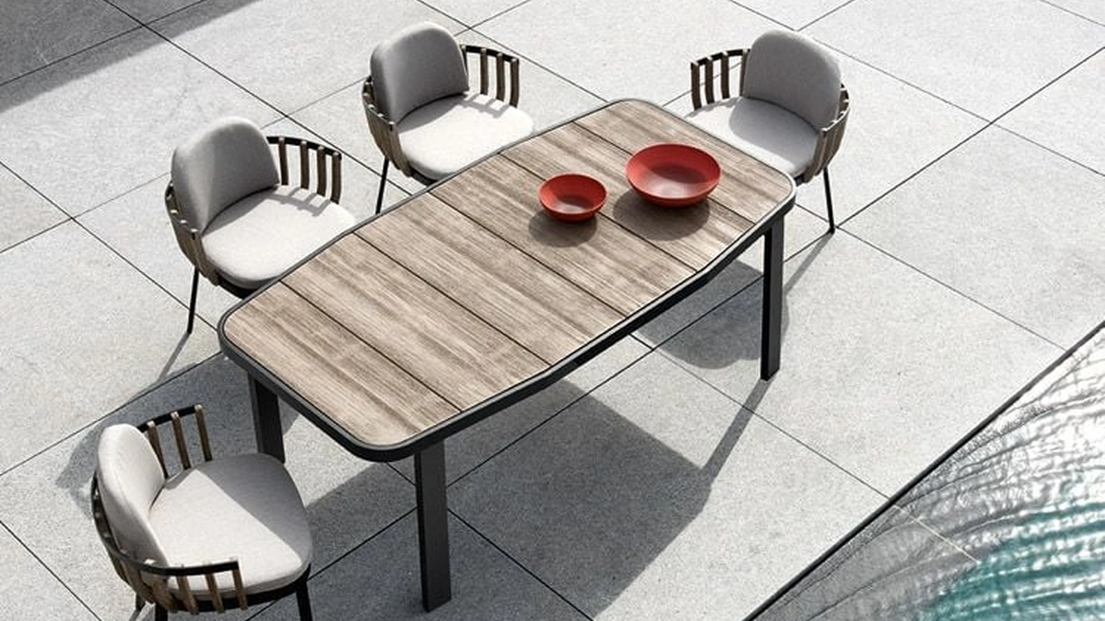Poltroncina Swing in Teak e alluminio di Ethimo